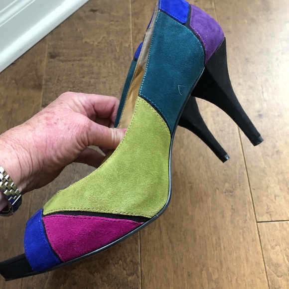 Stunning Suede Peeptoes - Picture 4 of 6